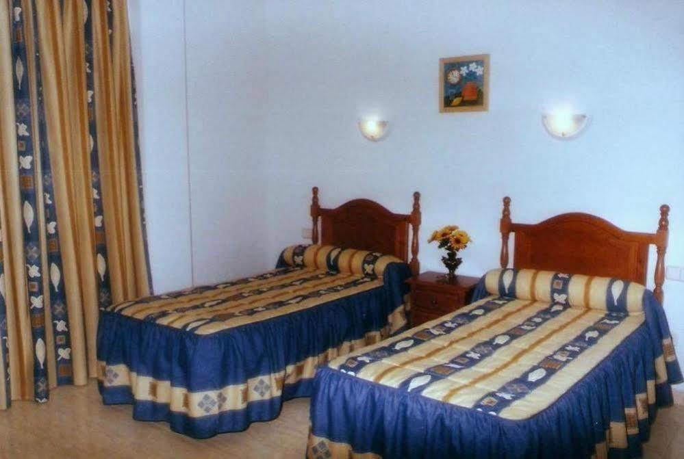 Hostal 82 Olías del Rey المظهر الخارجي الصورة