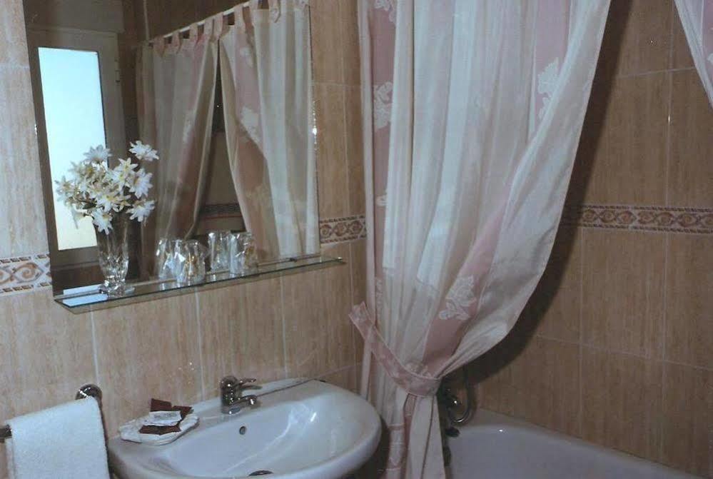 Hostal 82 Olías del Rey المظهر الخارجي الصورة